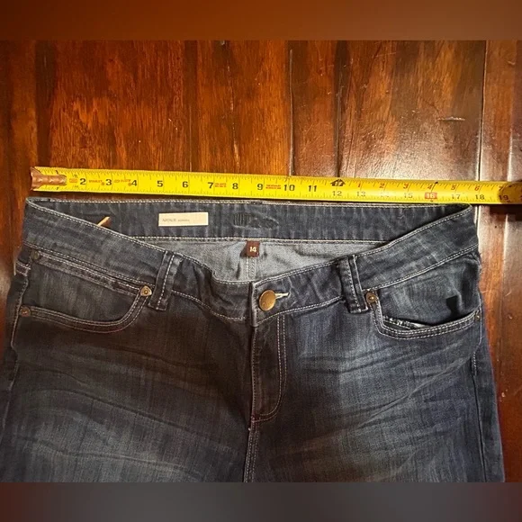 Kut from the Kloth Natalie Bermuda Medium Wash Denim Shorts Women's Size 14 - Picture 6 of 8